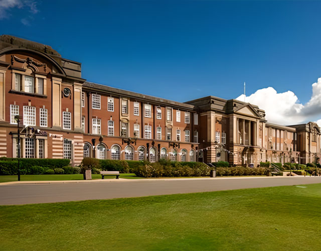 利利贝特大学学院